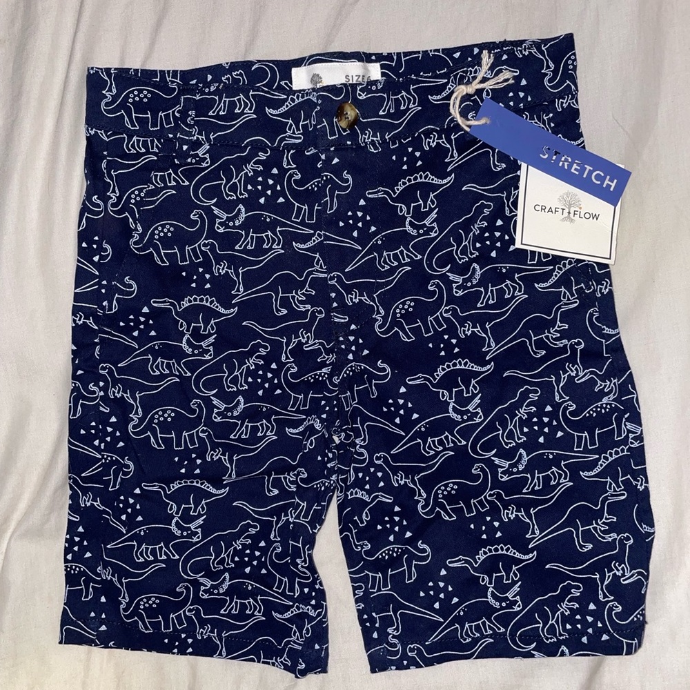 NWT Boy’s Navy Blue Shorts with Dinosaurs Size 6